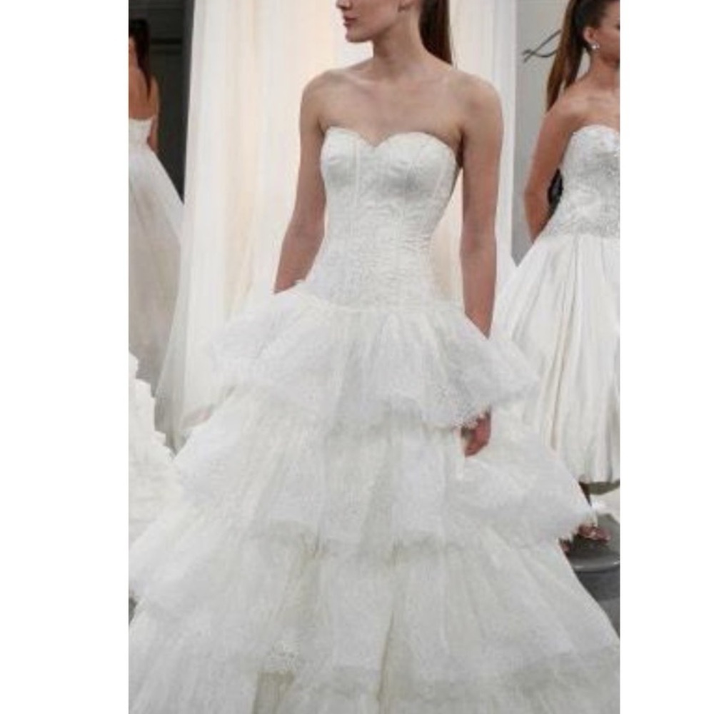 Elegant Strapless White Wedding Dress